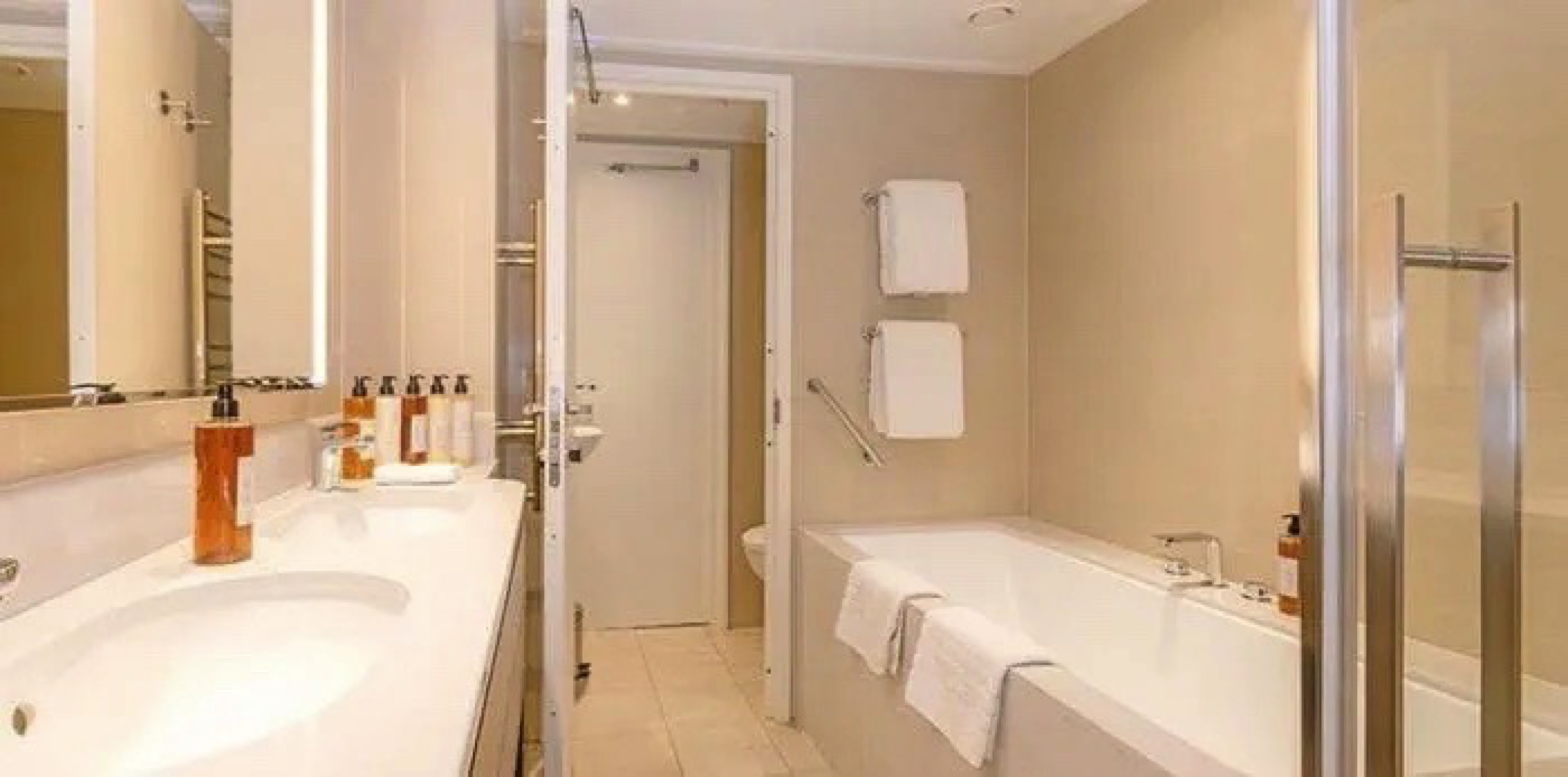 Single Suite with Balcony